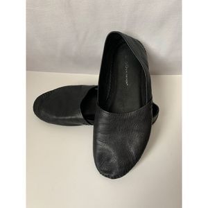 BCBG Generation Black Leather Flats Slip On Loafers Women’s Shoes Size 6